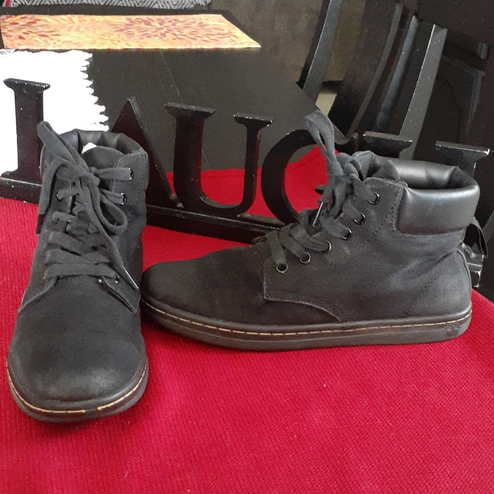 DR.MARTENS BOOTIES